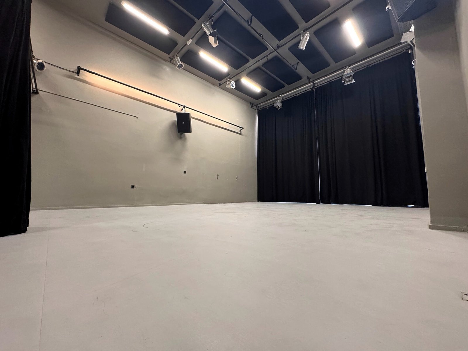 STAGE - Image 16