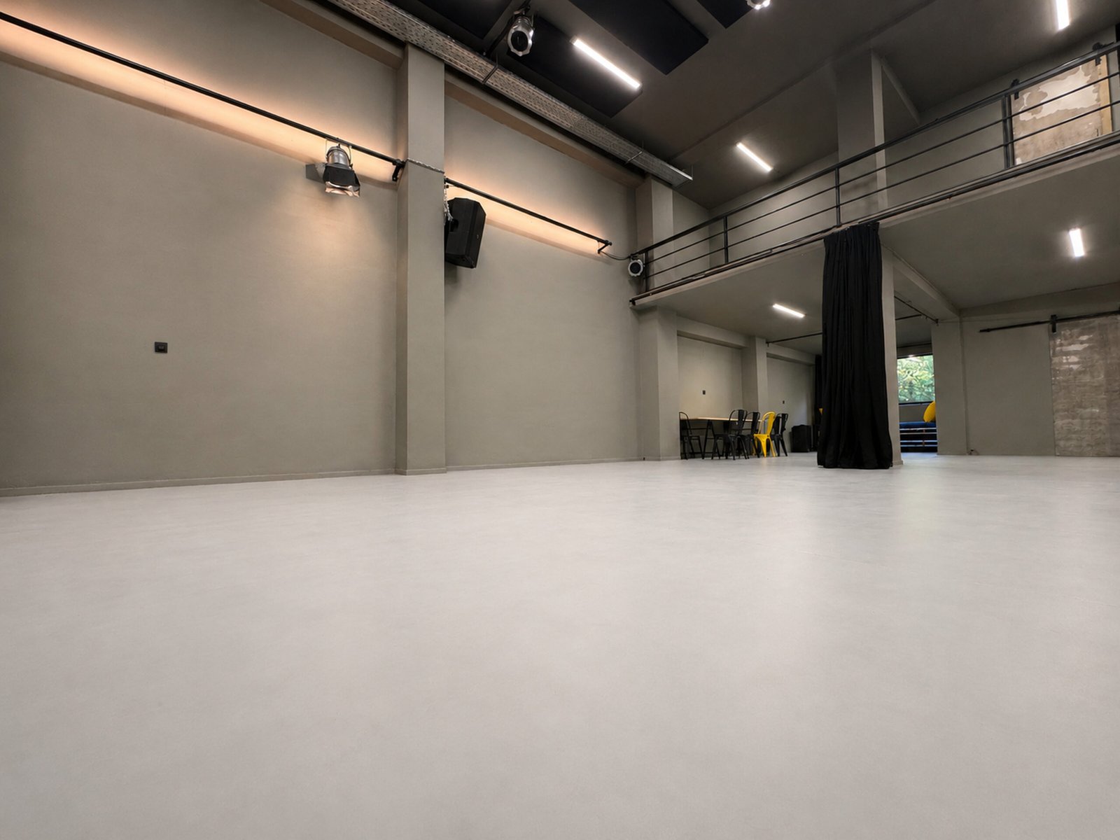 STAGE - Image 10