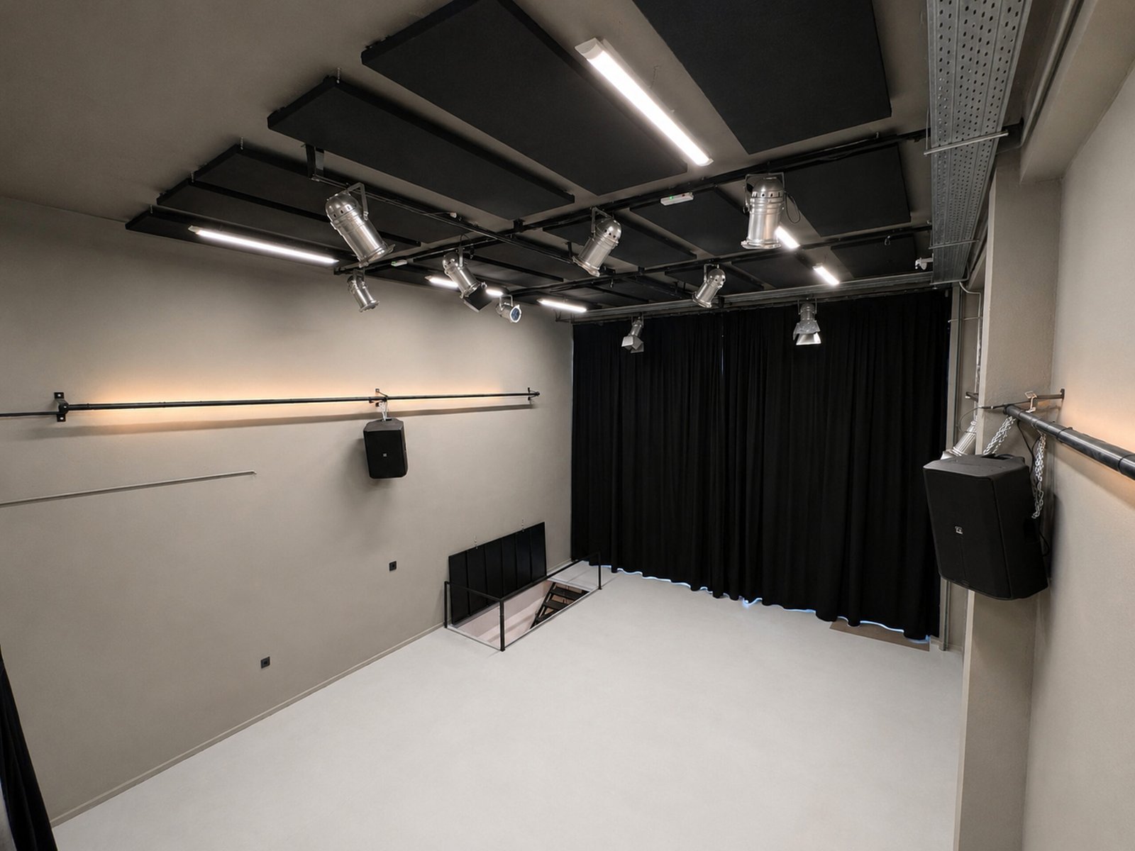 STAGE - Image 6